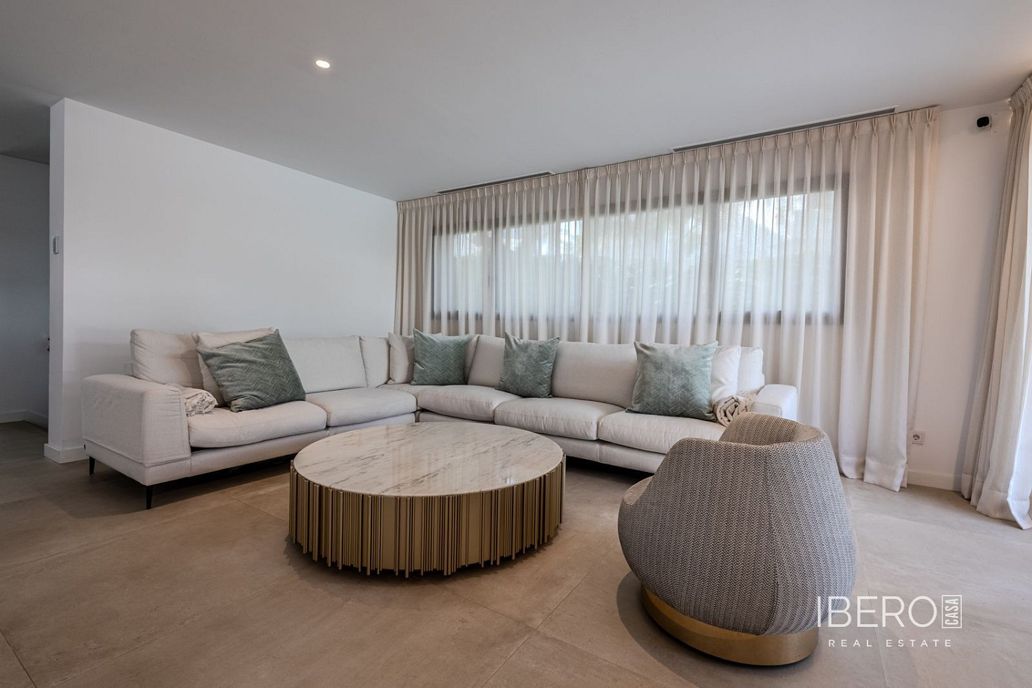 Prodej domu 372 m² s pozemkem 387 m² — photo 4