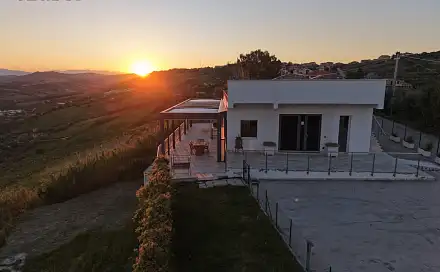 Prodej domu 183 m² s pozemkem 2 200 m², Silvi, Itálie