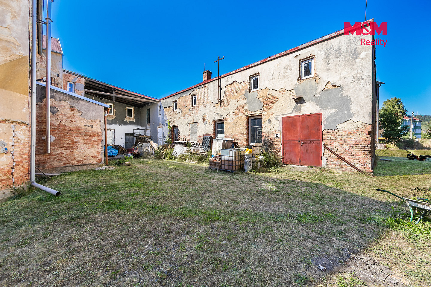 Prodej komerčního objektu (jiného typu) 1 300 m² – fotografie 3