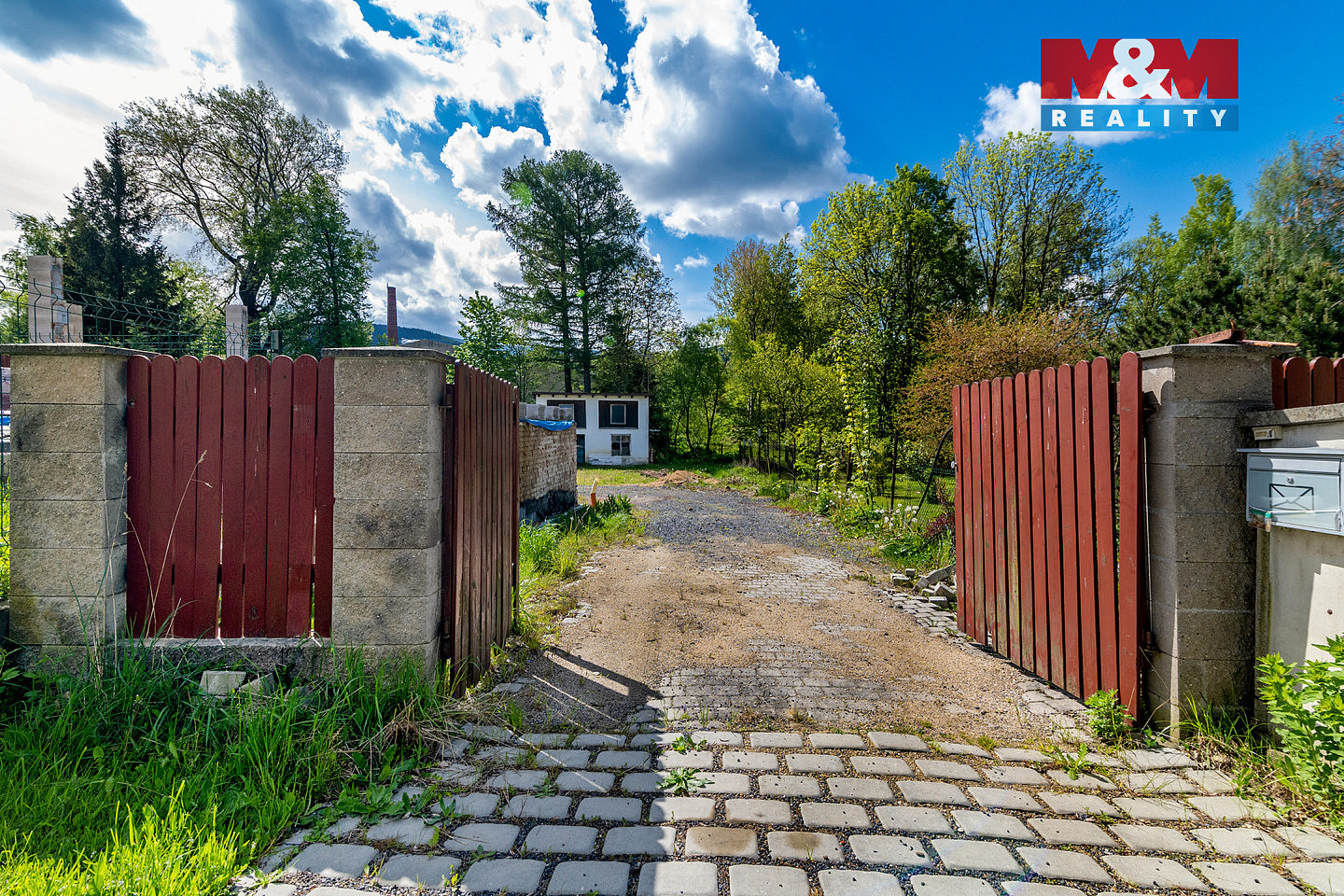 Prodej stavebního pozemku 1 036 m²