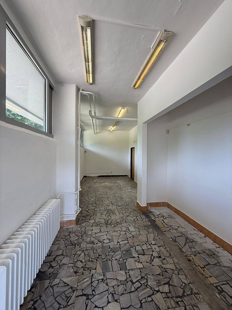 Pronájem obchodních prostor 28 m² – fotografie 3