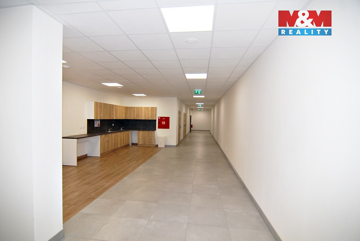 Pronájem kanceláře 2 000 m² — photo 3