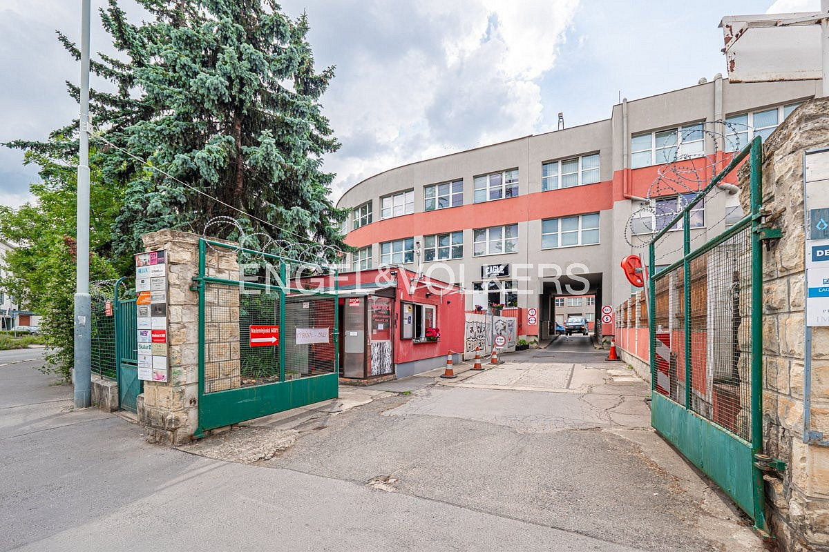 Pronájem kanceláře 78 m² – fotografie 5