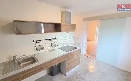 Pronájem bytu 2+1 58 m², Kvapilova, Praha 5 - Košíře