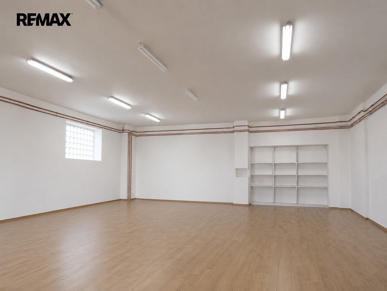 Pronájem obchodních prostor 380 m² – fotografie 2