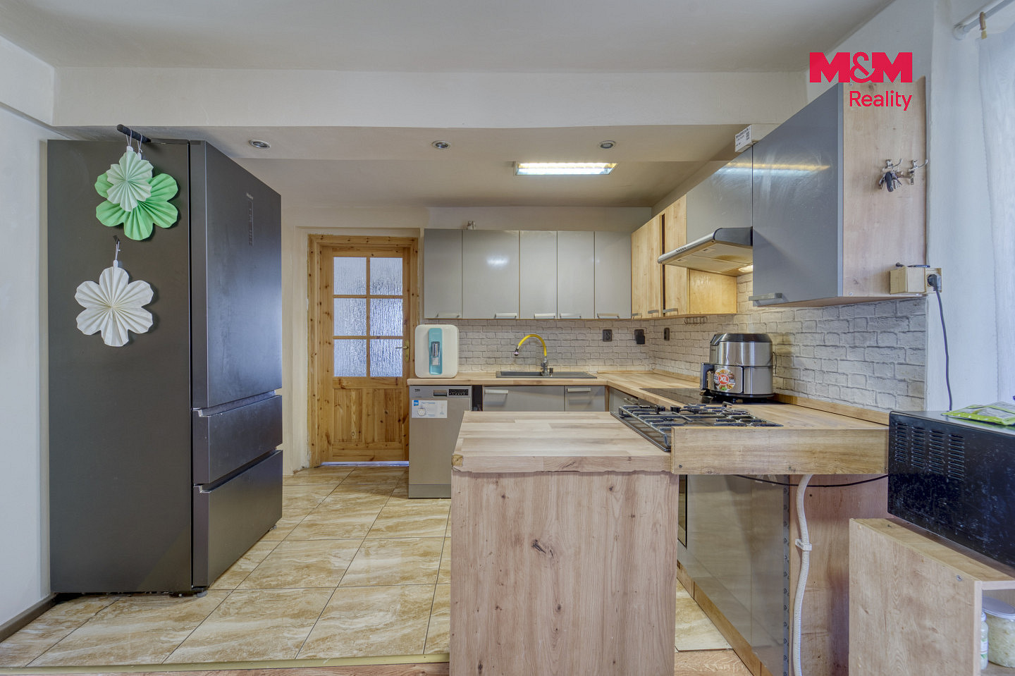 Prodej domu 213 m² s pozemkem 636 m² – fotografie 2