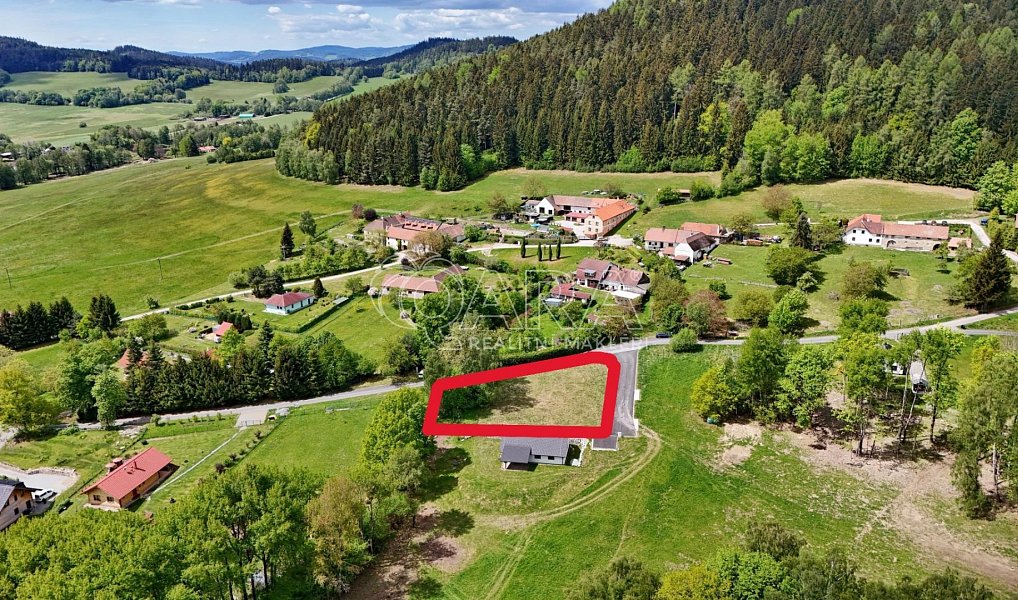 Prodej stavebního pozemku 1 109 m², Omlenice – náhled fotky 2