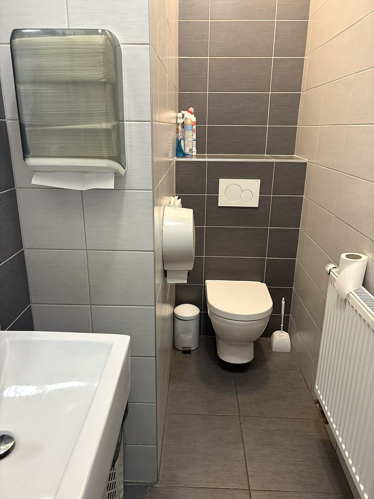 Pronájem kanceláře 159 m² – fotografie 5