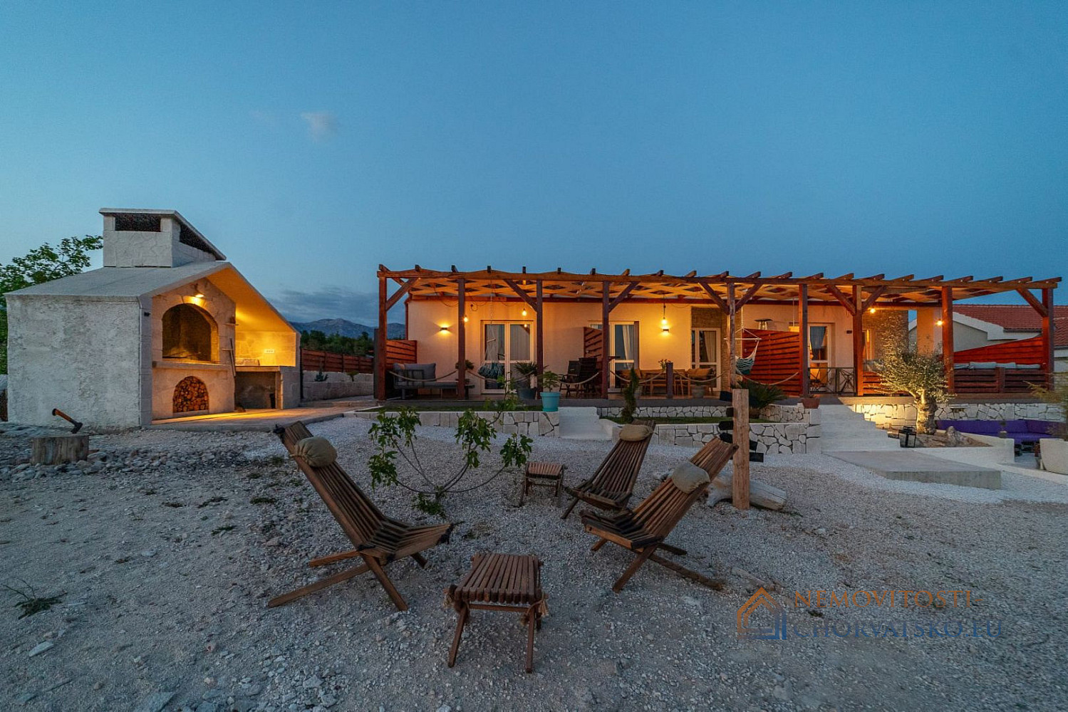 Prodej domu 147 m² s pozemkem 359 m² – pohled 2