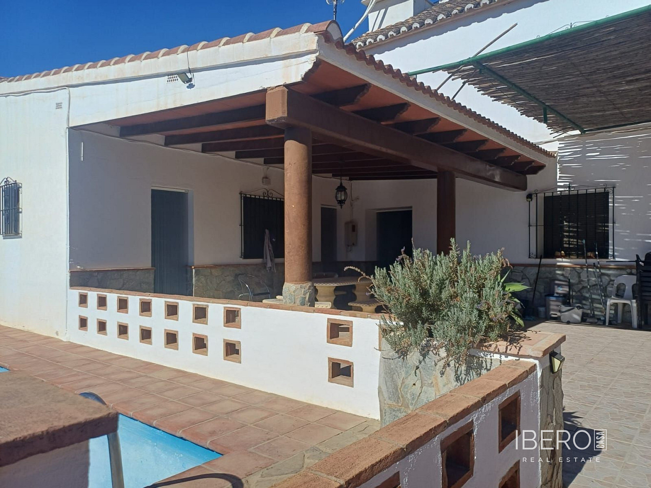 Prodej domu 216 m² s pozemkem 7 998 m²