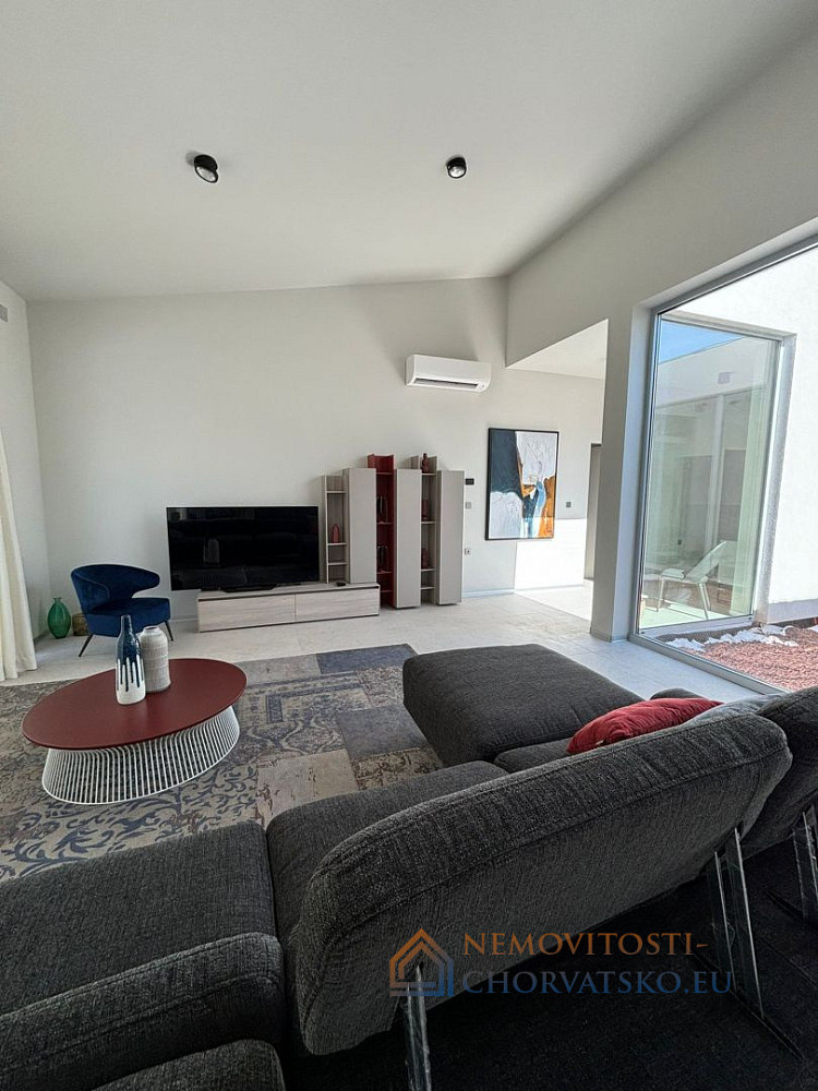 Prodej domu 210 m² s pozemkem 1 000 m² - Ansicht 4