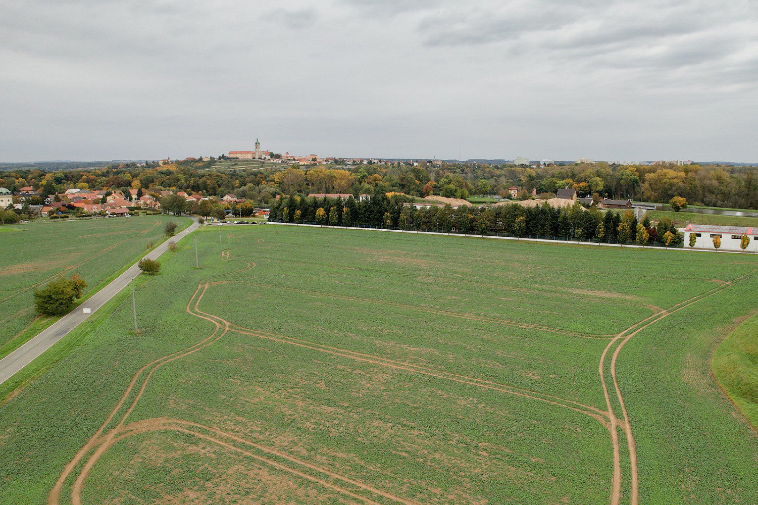 Prodej stavebních pozemků 800 m² v obci Hořín (Mělník) – pohled 5