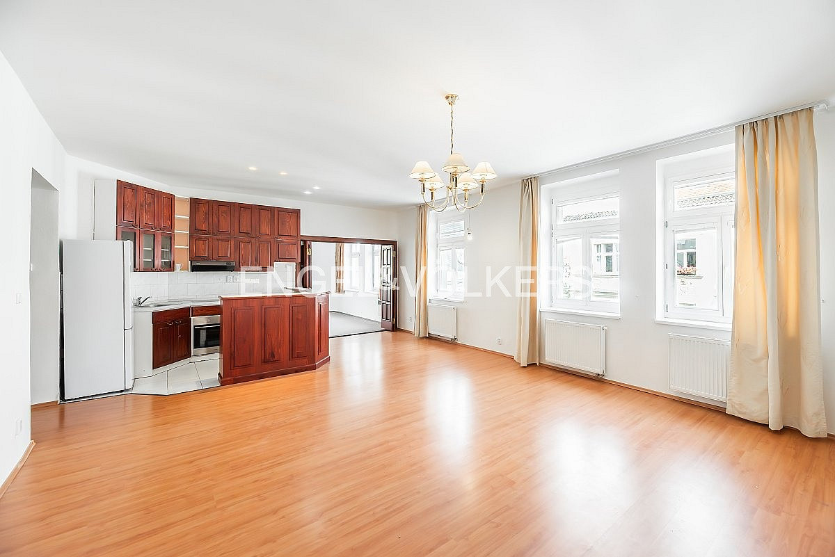Pronájem bytu 4+kk 140 m²