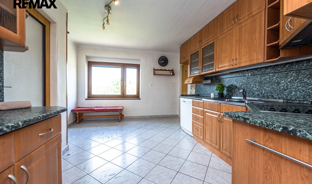 Prodej domu 182 m² s pozemkem 957 m², Kamenice – náhled fotky 5