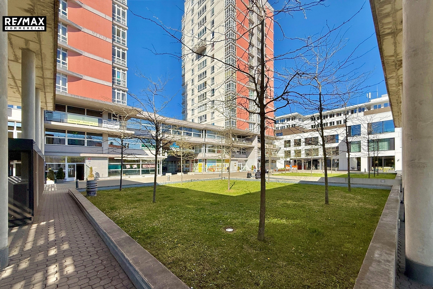 Prodej obchodních prostor 107 m² — photo 2