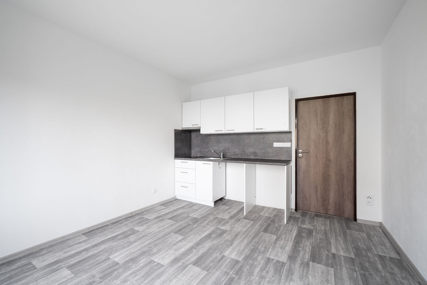 Pronájem bytu 1+kk 21 m² — photo 2