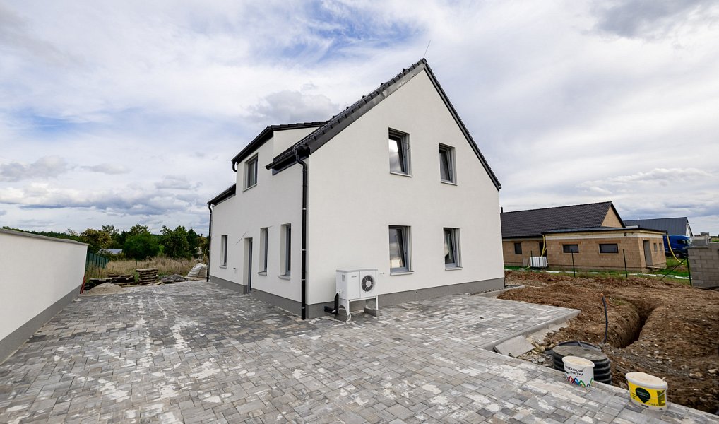 Prodej domu 166 m² s pozemkem 1 012 m², Lužná – náhled fotky 7