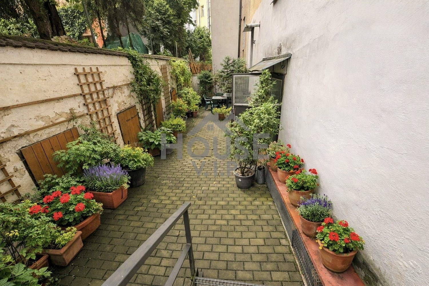 Prodej nájemního domu, činžáku 960 m² – fotografie 4