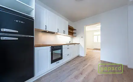 Pronájem bytu 1+1 32 m², Pod Barvířkou, Praha 5 - Smíchov