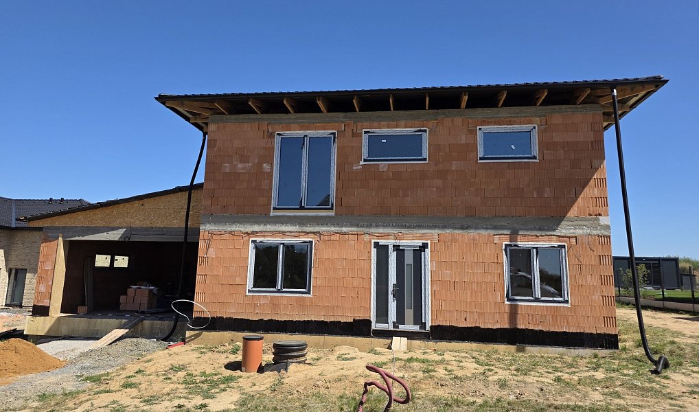 Prodej domu 312 m² s pozemkem 2 135 m², Babice – náhled fotky 3