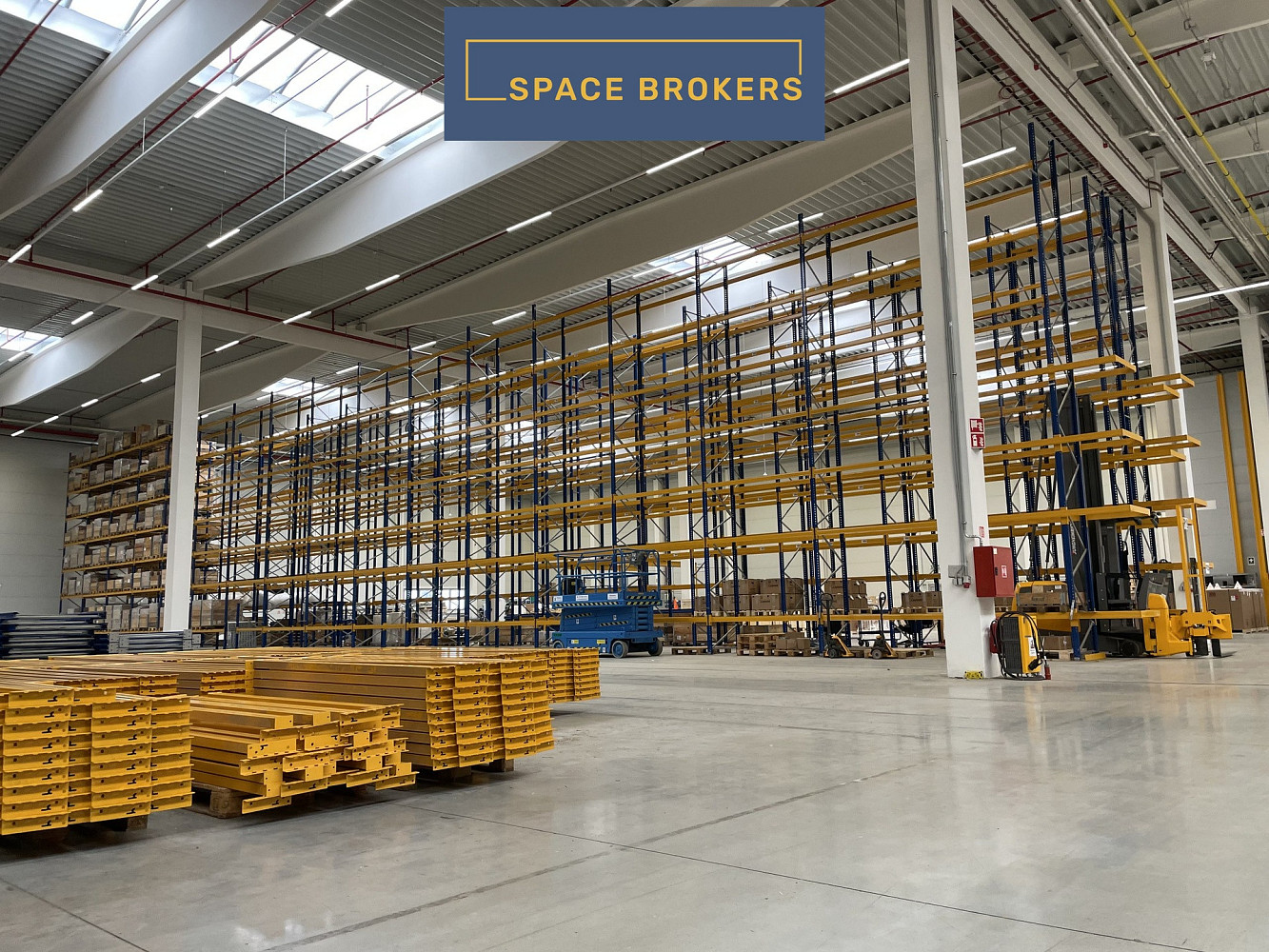 Pronájem skladovacích prostor 2 400 m² – fotografie 3