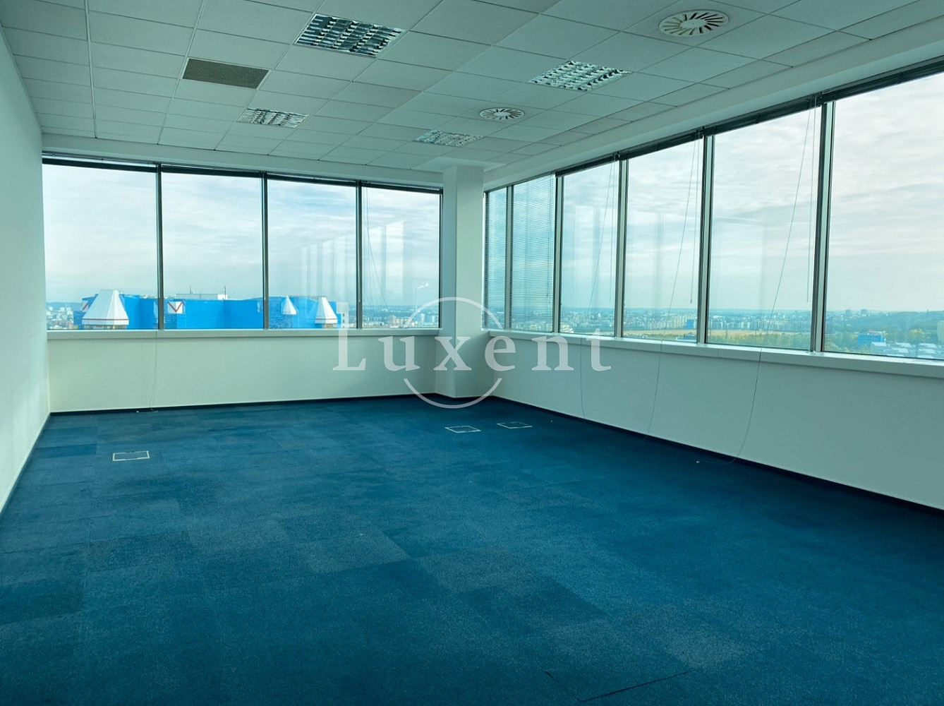 Pronájem kanceláře 500 m² – fotografie 4