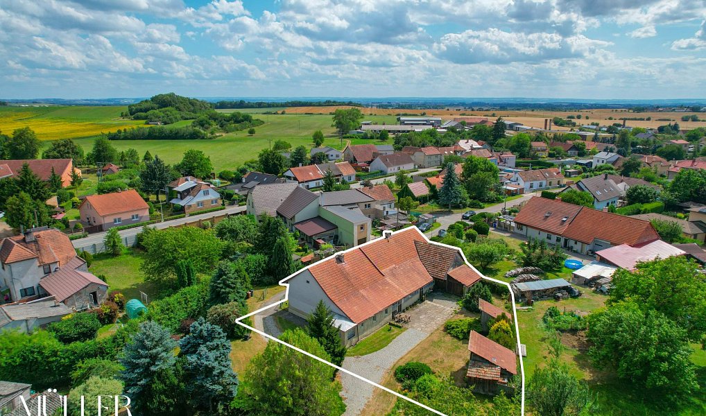 Prodej domu 228 m² s pozemkem 842 m², Holice – náhled fotky 10