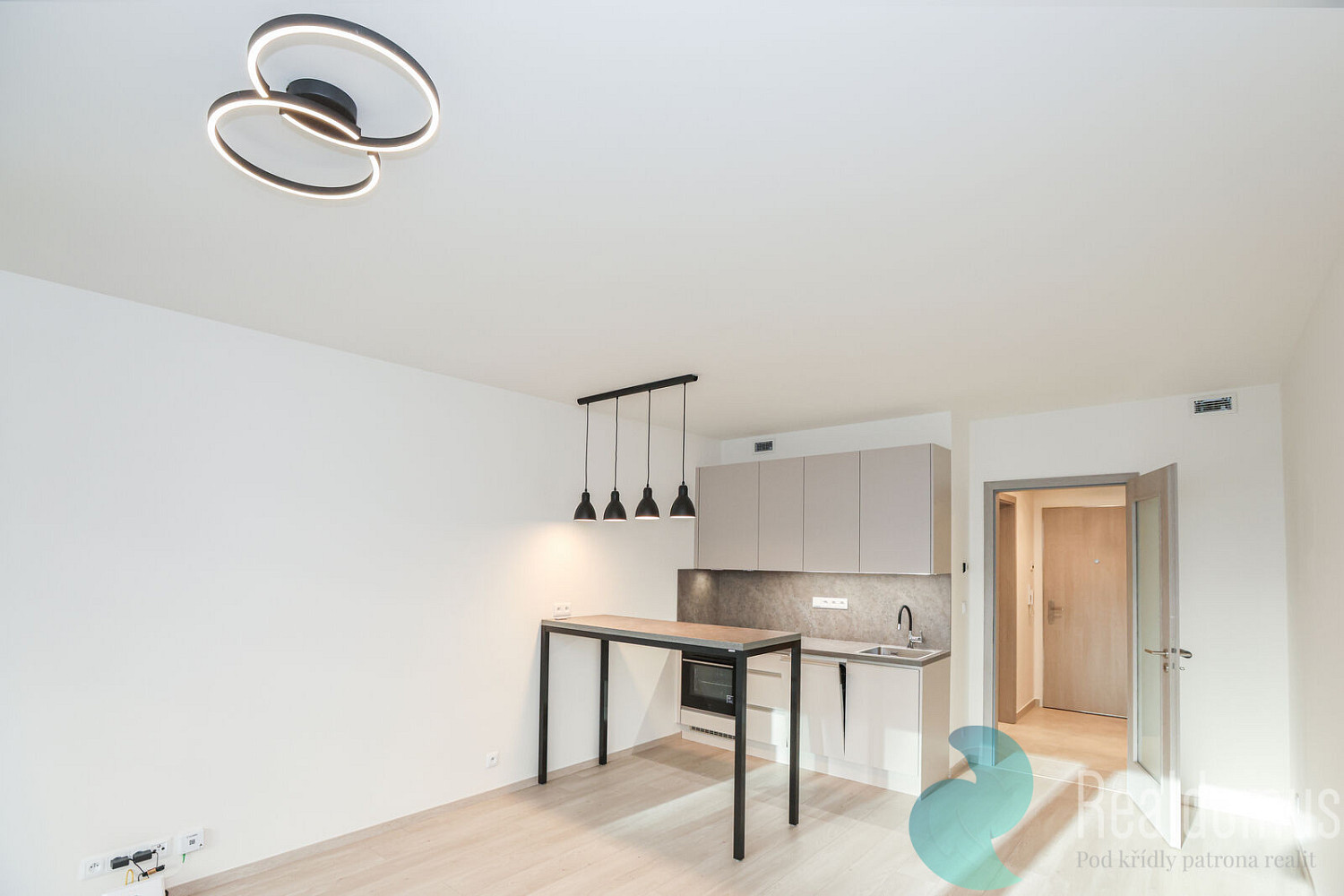 Pronájem bytu 1+kk 33 m² – fotografie 5
