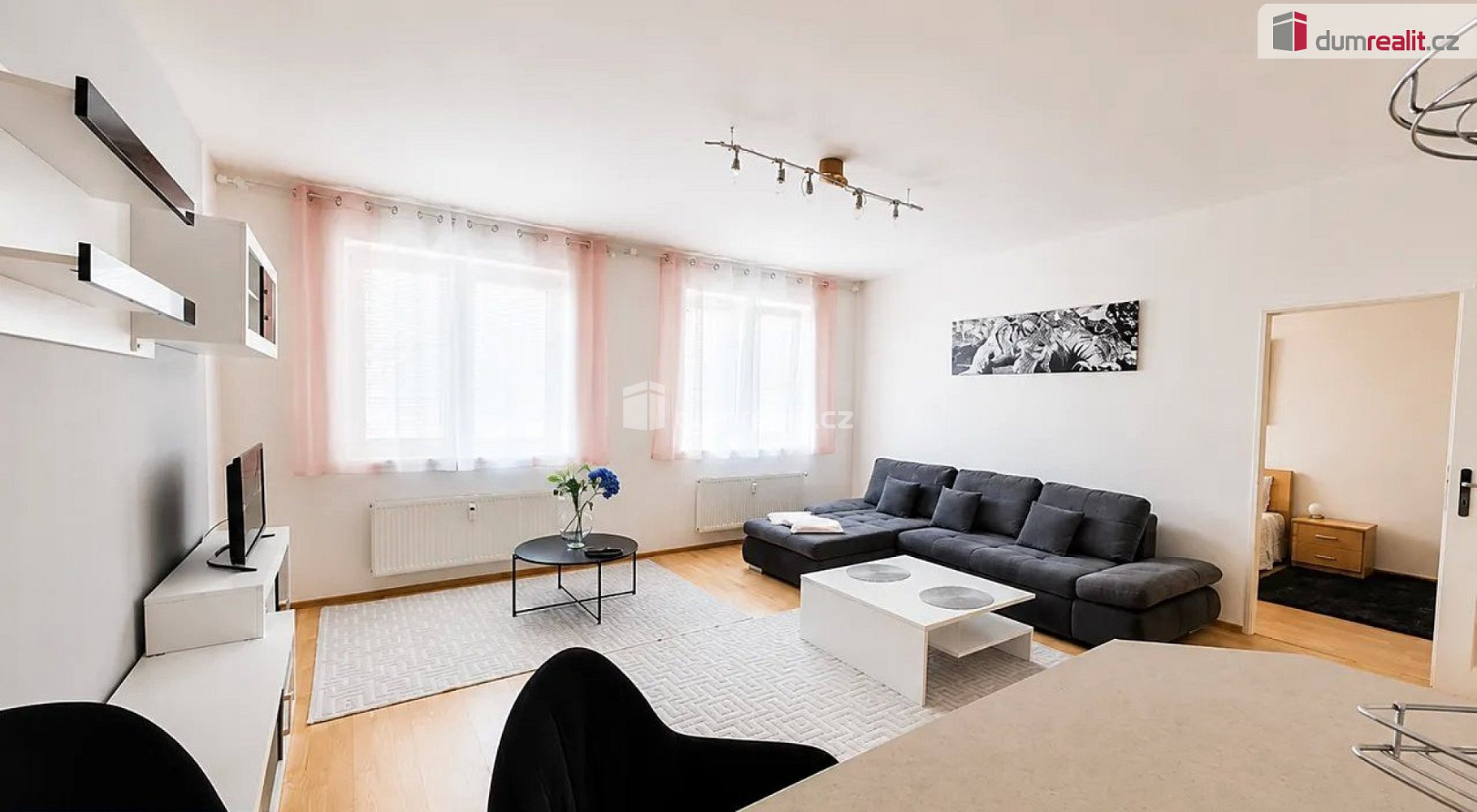 Pronájem bytu 2+kk 56 m² — photo 2