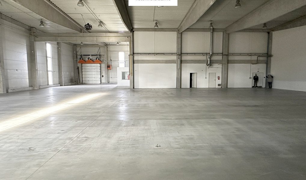 Pronájem skladovacích prostor 1 363 m², Vestec – náhled fotky 3