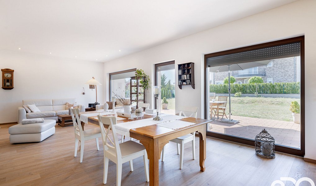 Prodej domu 219 m² s pozemkem 1 721 m², Trnová – náhled fotky 8