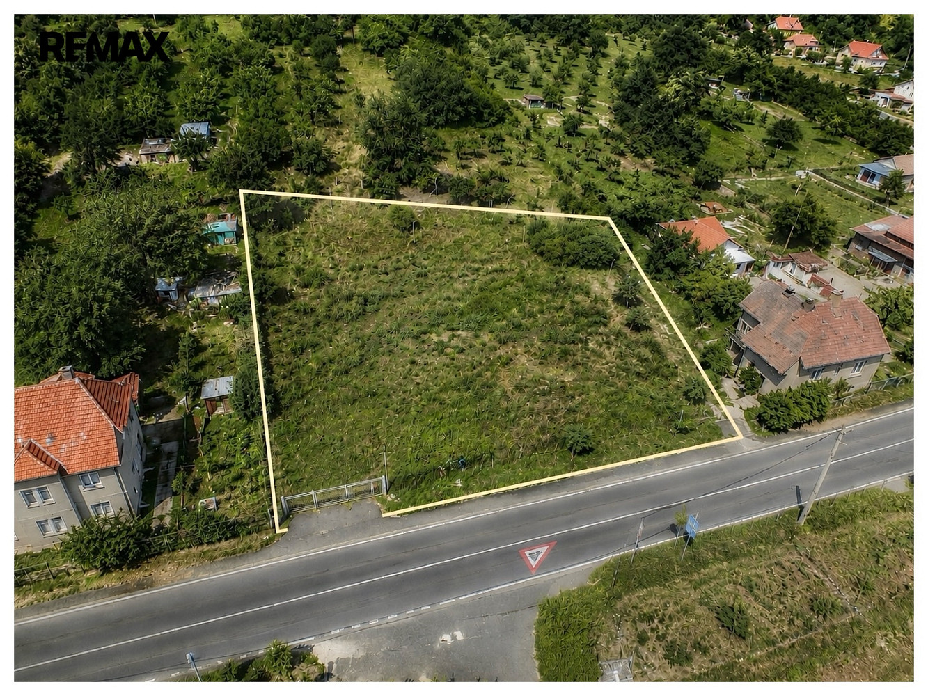 Prodej stavebního pozemku 1 936 m² — photo 2
