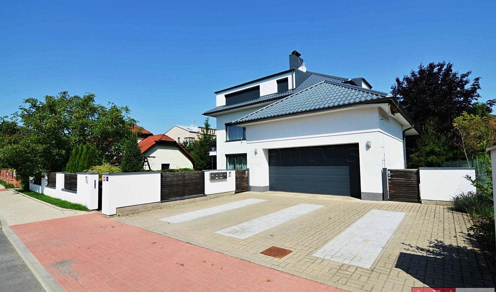 Prodej bytu 4+1 116 m², Rudná – náhled fotky 3