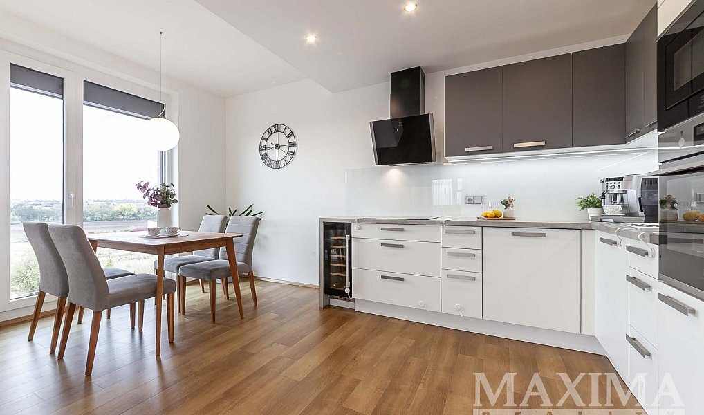 Prodej bytu 3+kk 95 m², Praha – náhled fotky 2