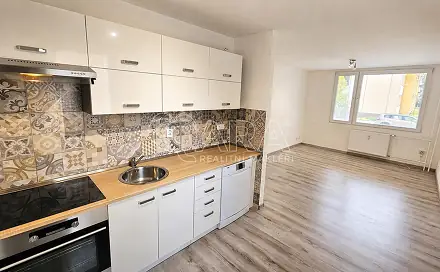 Pronájem bytu 2+kk 43 m², Slapská, Beroun - Beroun-Město