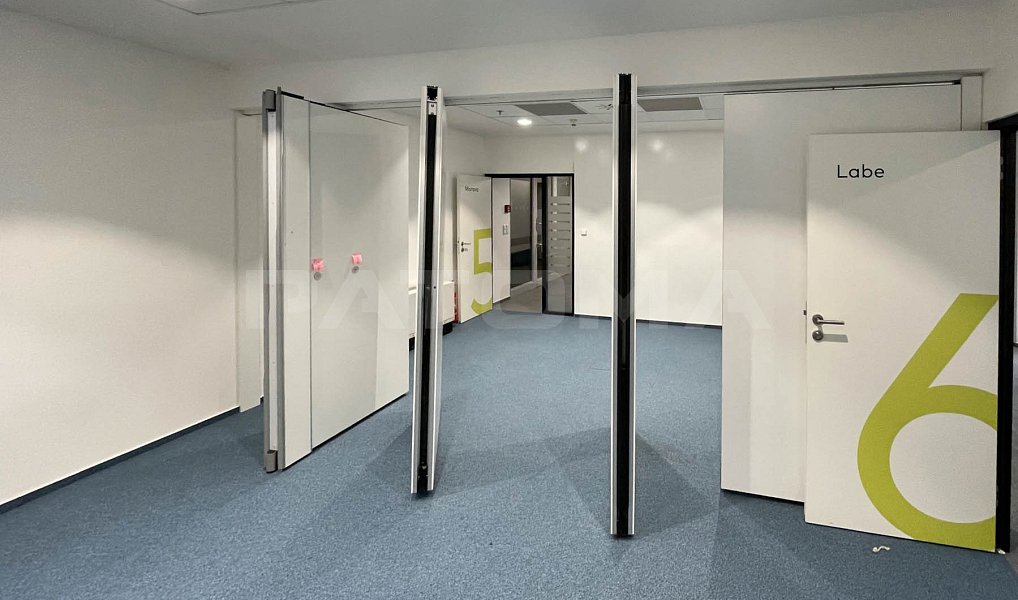 Pronájem kanceláře 607 m², Praha – náhled fotky 11