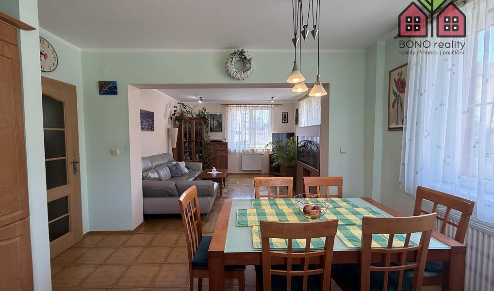 Prodej domu 230 m² s pozemkem 939 m², Záluží – náhled fotky 3