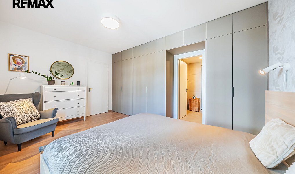 Prodej bytu 4+kk 105 m², Praha – náhled fotky 20