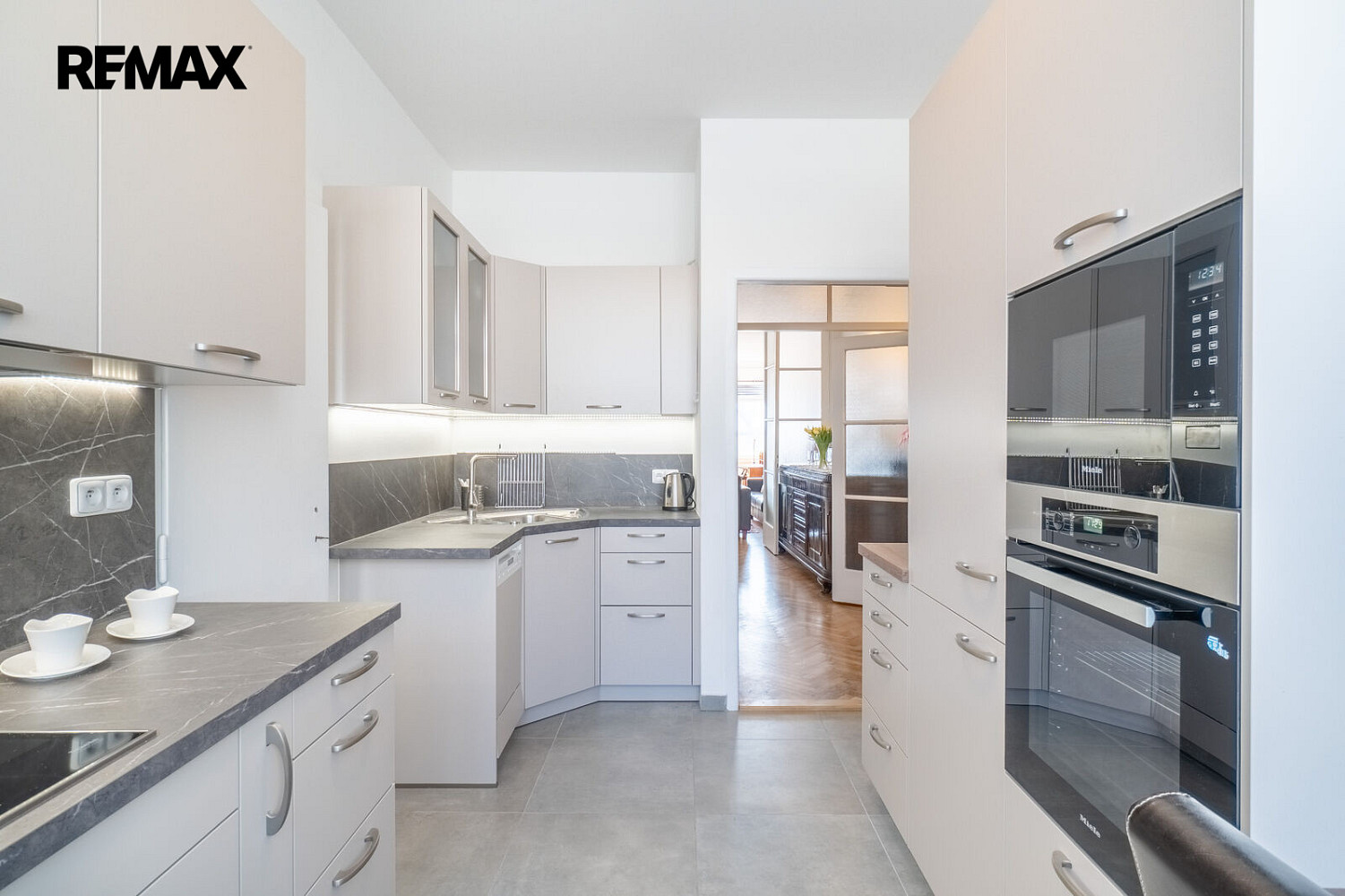 Pronájem bytu 4+1 120 m² – fotografie 3