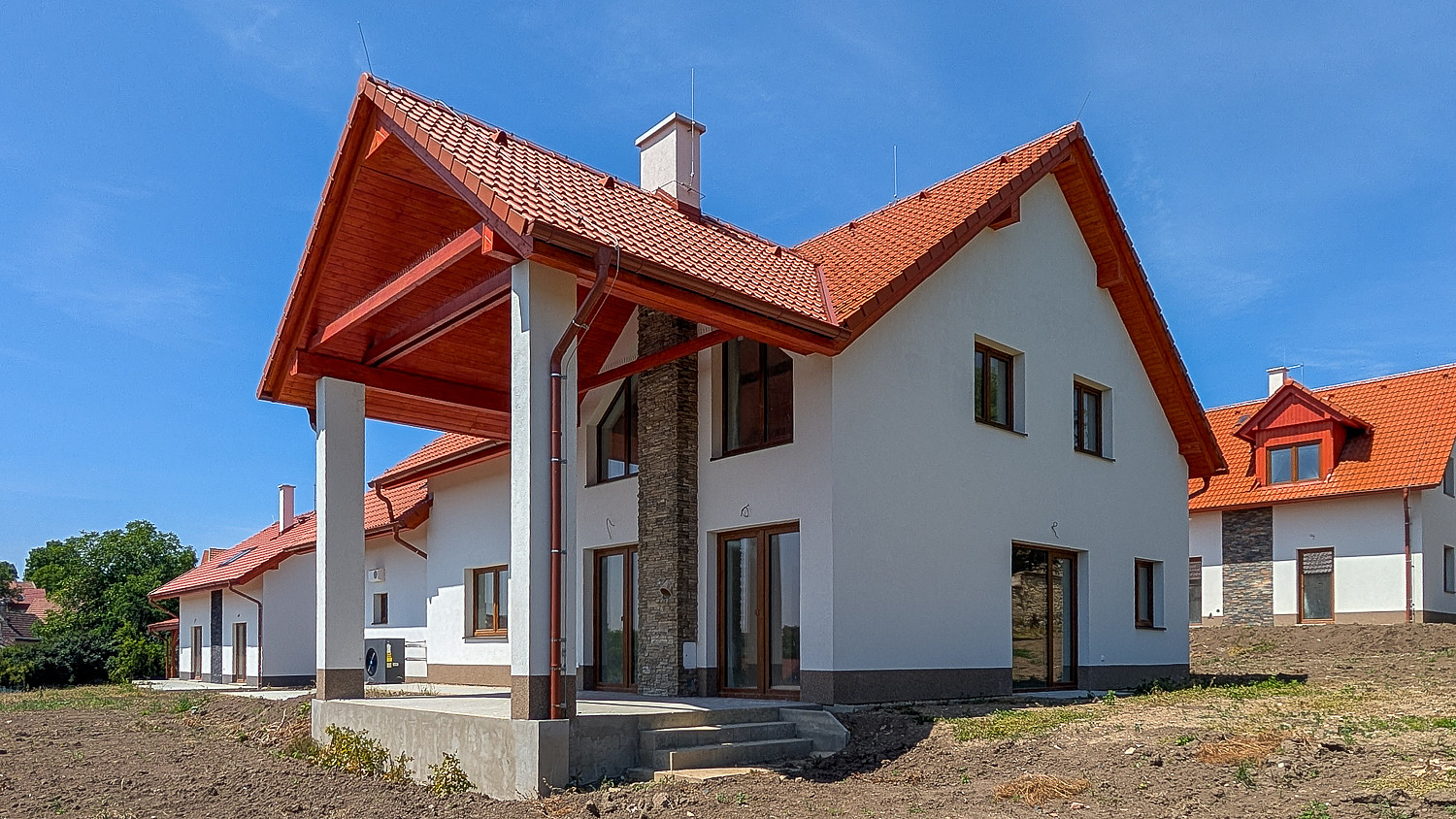 Prodej domu 246 m² s pozemkem 883 m² – pohled 5