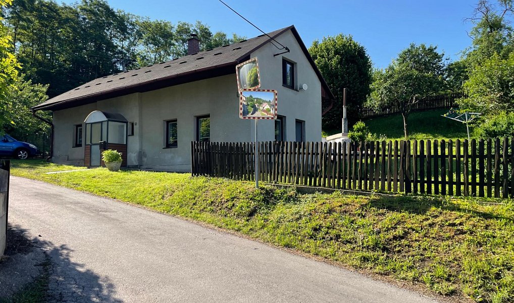 Prodej domu 130 m² s pozemkem 1 063 m², Čtveřín – náhled fotky 3