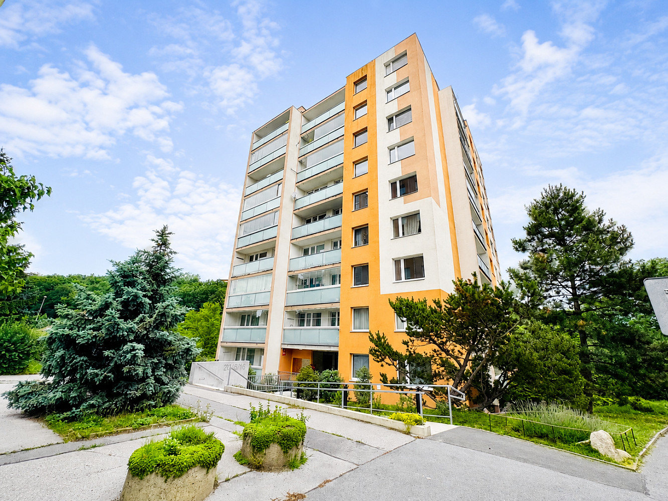 Prodej bytu 3+kk 75 m² – pohled 2