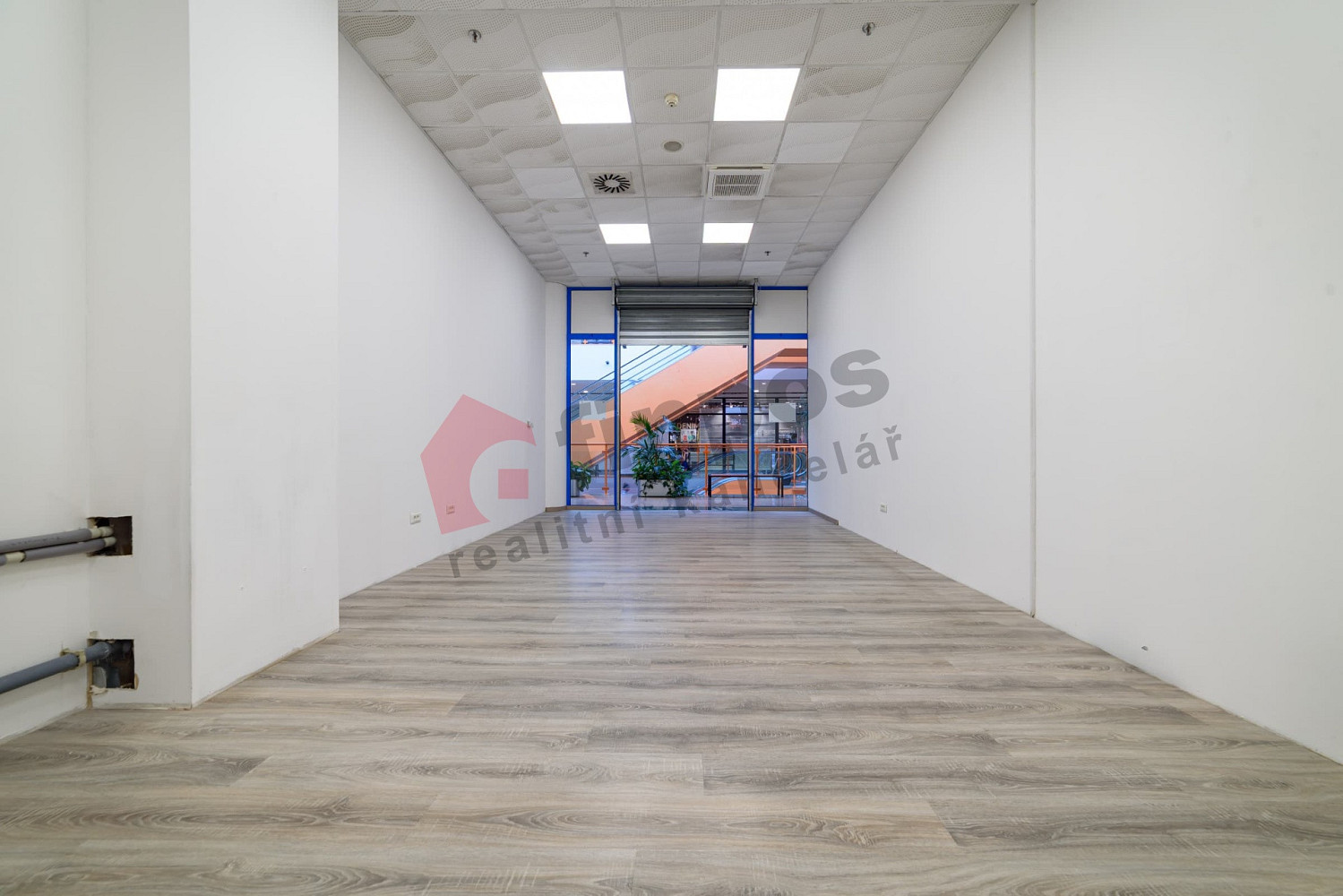 Pronájem obchodních prostor 37 m² – fotografie 5