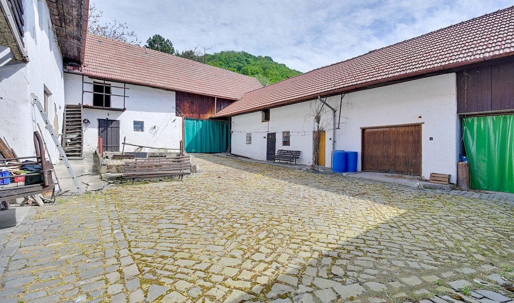 Prodej domu 200 m² s pozemkem 3 182 m², Lipník nad Bečvou – náhled fotky 23