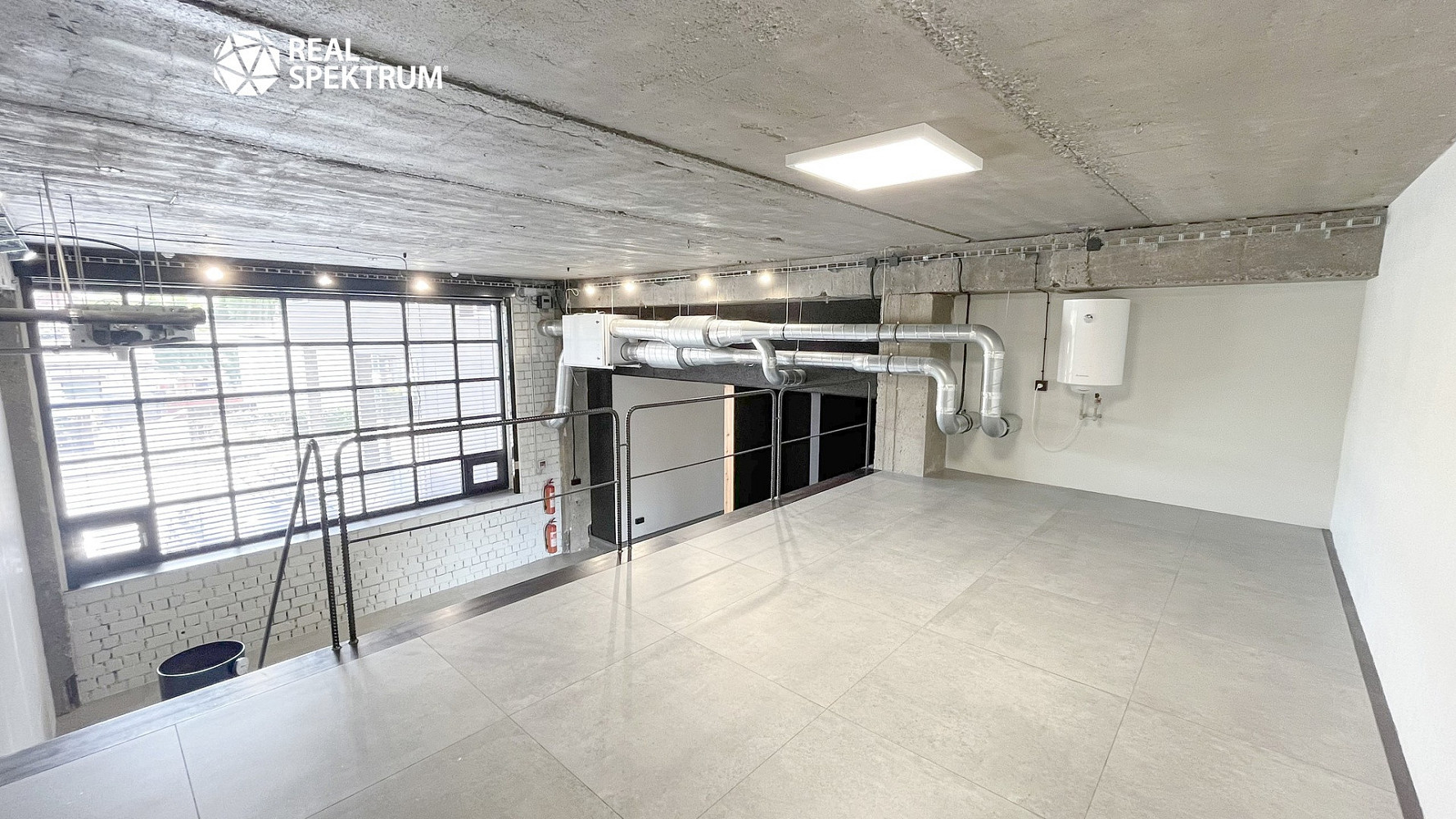 Pronájem obchodních prostor 140 m² – fotografie 5