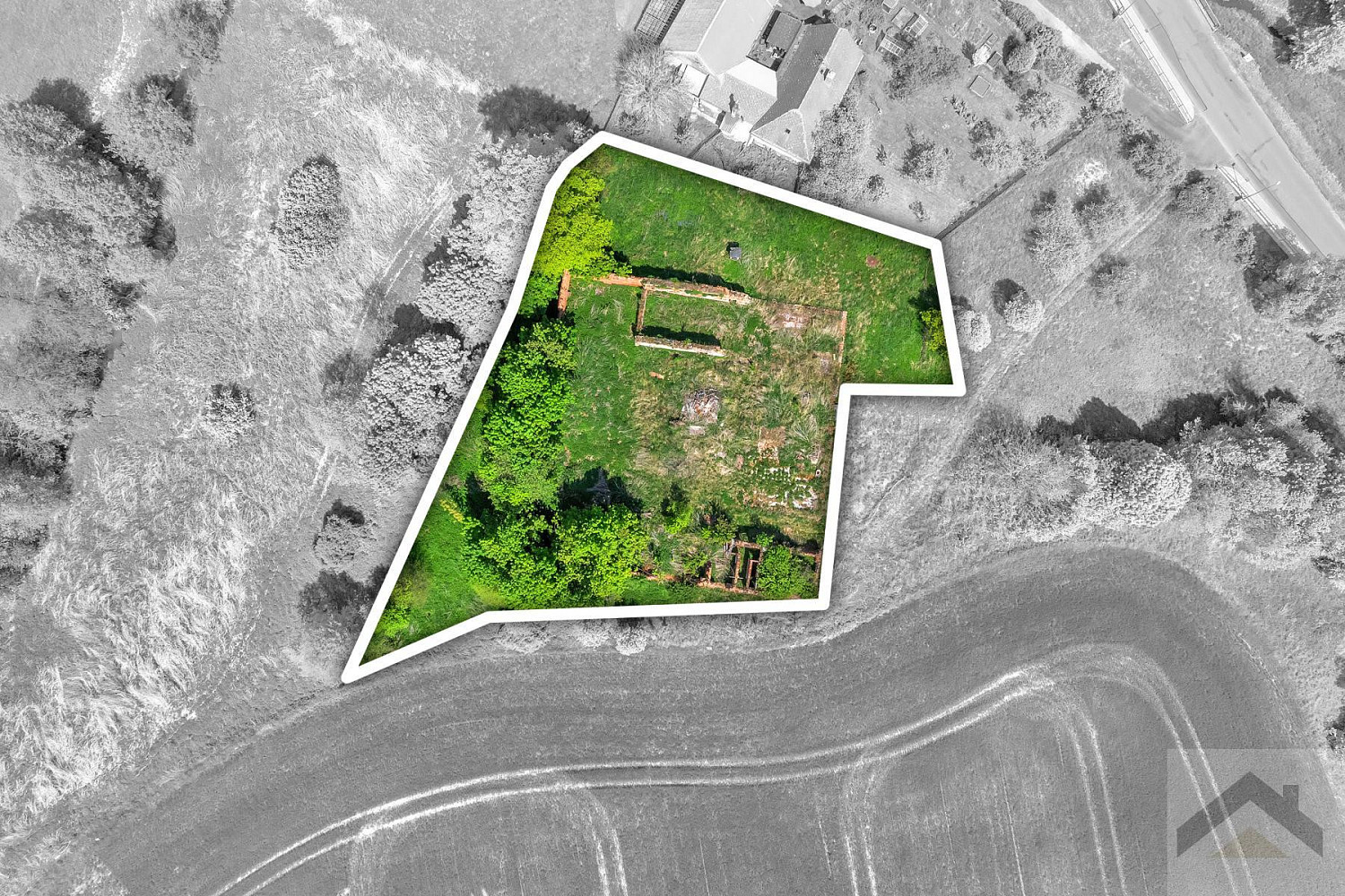Prodej stavebního pozemku 2 776 m² – fotografie 2