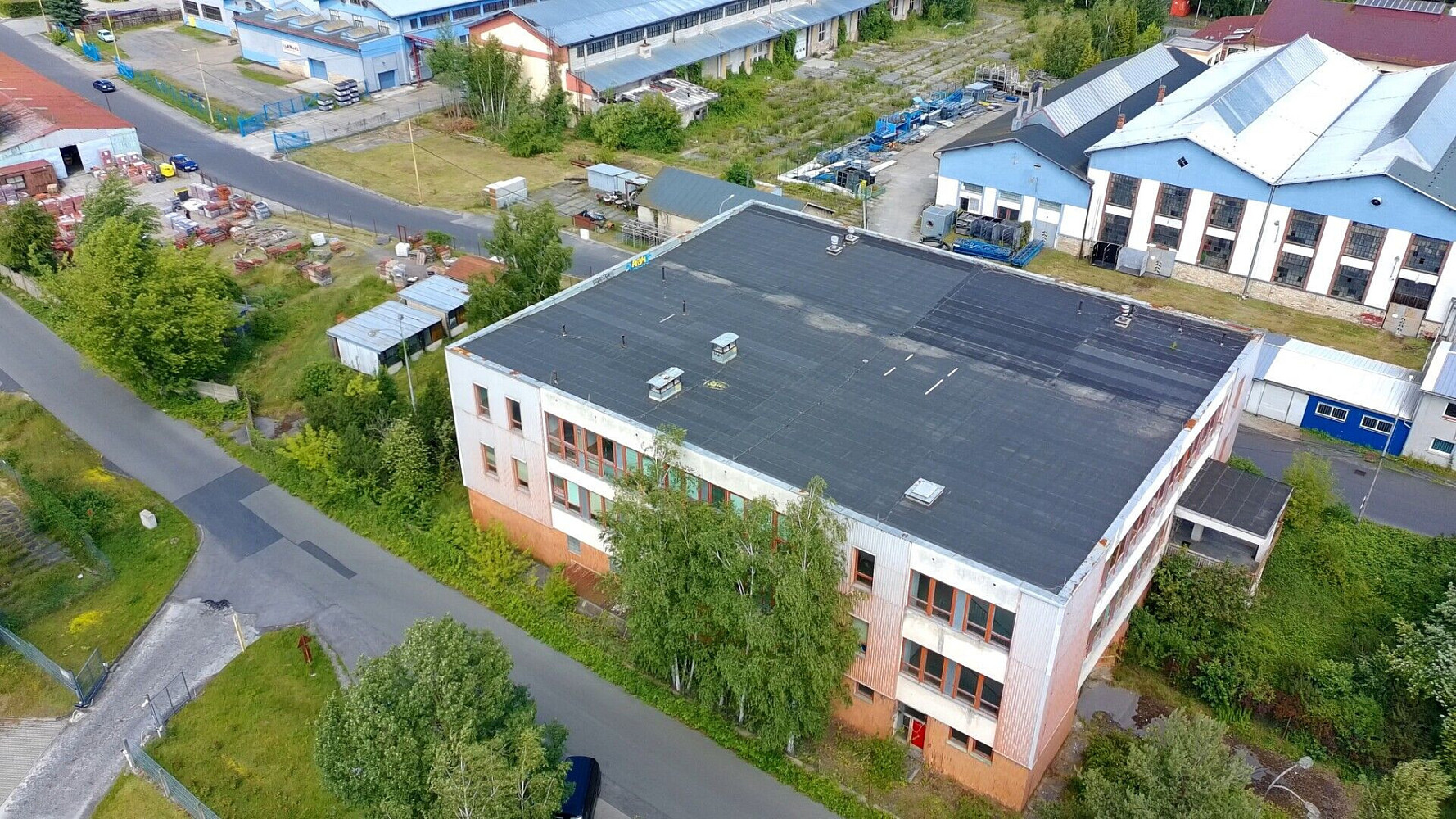 Prodej výrobních prostor 3 000 m² – fotografie 4