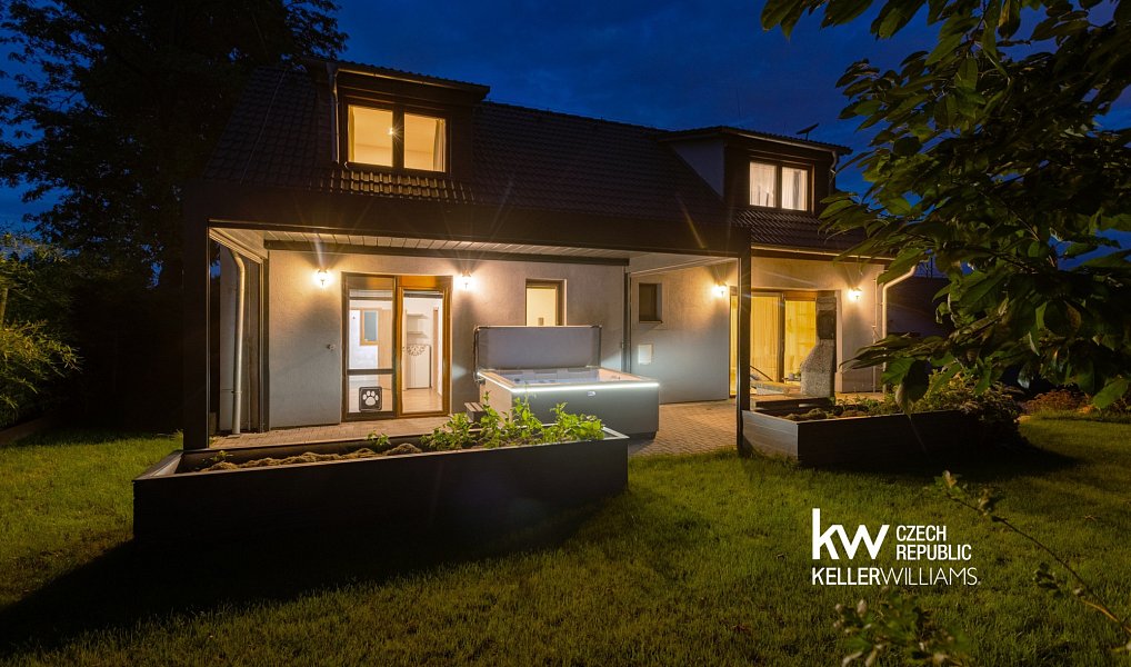 Prodej domu 145 m² s pozemkem 723 m², Zlonín – náhled fotky 37