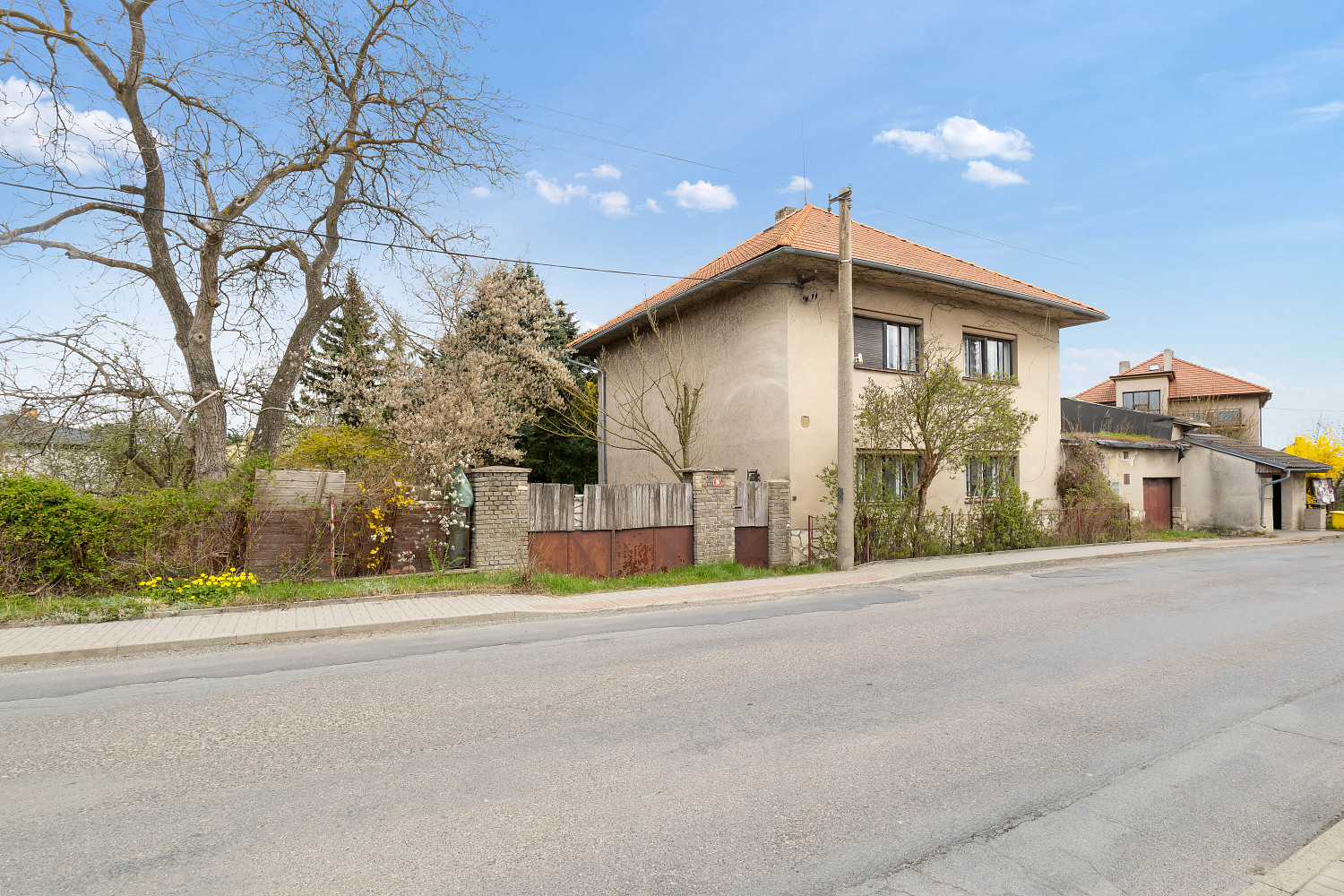 Prodej domu 260 m² s pozemkem 3 645 m²