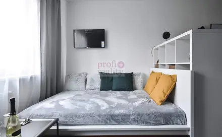 Pronájem bytu 1+kk 25 m², třída Tomáše Bati, Zlín